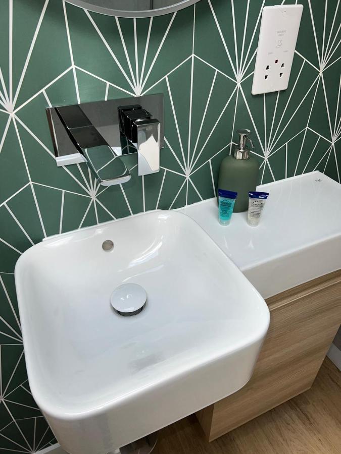 Central Ensuite Guest Unit With Ac And Free On-Street Parking برايتون المظهر الخارجي الصورة